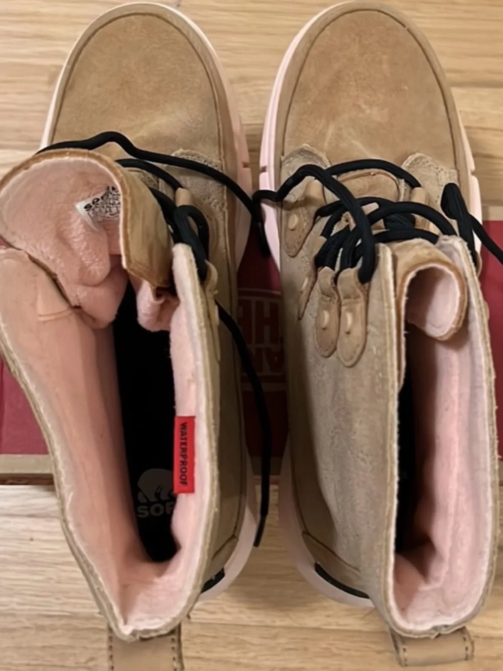 Sorel stylish tan